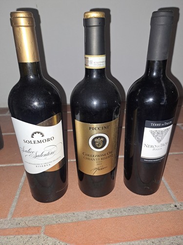 Vino set tre bottiglie - di,